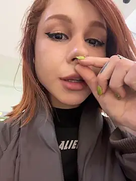 Snapshot of RosieSecret chatting on 02-28-26, 08:04 RosieSecret online show from 02-28-26, 08:04