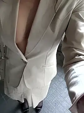 pink-mai online show from 04-27-26, 07:39