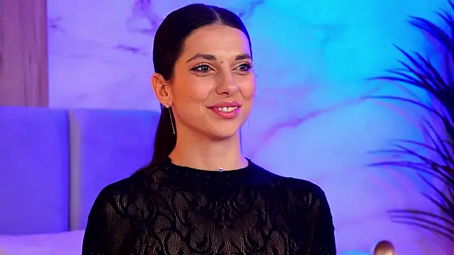 Snapshot of EllyLynn chatting on 11-29-25, 10:02 EllyLynn online show from 11-29-25, 10:02