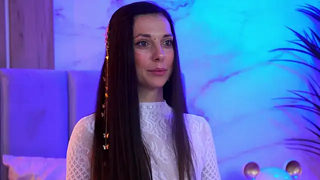 Snapshot of EllyLynn chatting on 12-04-25, 09:23 EllyLynn online show from 12-04-25, 09:23