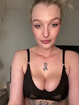 lovecassyrose online show from 04-23-26, 01:24