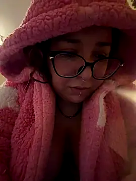 chiaretta loveit online show from 11-21-25, 11:42