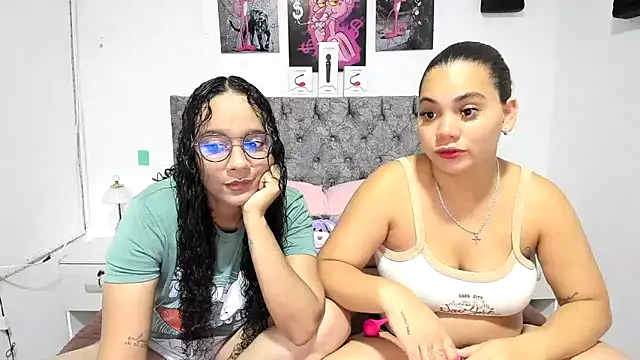Snapshot of nay_and_aleja1 chatting on 06-19-26, 03:22 nay and aleja1 online show from 06-19-26, 03:22