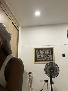 EmilyKisx online show from 11-10-25, 01:32