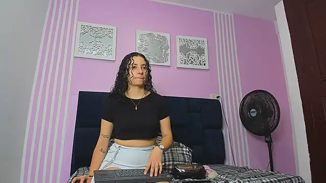 Snapshot of Horny_firecouple chatting on 09-15-25, 11:54 Horny firecouple online show from 09-15-25, 11:54