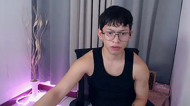 Snapshot of pinkcock_froi2305 chatting on 04-25-26, 03:20 pinkcock froi2305 online show from 04-25-26, 03:20