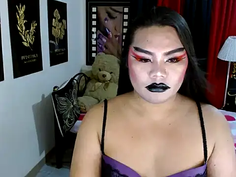 Snapshot of TSbrianaHugeCock chatting on 05-11-26, 02:45 TSbrianaHugeCock online show from 05-11-26, 02:45