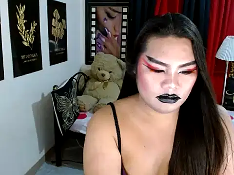Snapshot of TSbrianaHugeCock chatting on 05-11-26, 04:04 TSbrianaHugeCock online show from 05-11-26, 04:04