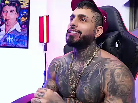 Snapshot of logan_hugh8 chatting on 11-06-25, 04:13 logan hugh8 online show from 11-06-25, 04:13