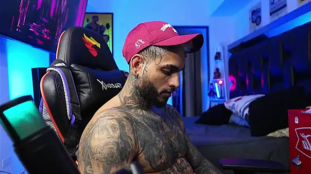 Snapshot of logan_hugh8 chatting on 02-04-26, 01:17 logan hugh8 online show from 02-04-26, 01:17