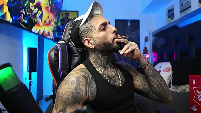 Snapshot of logan_hugh8 chatting on 02-08-26, 07:12 logan hugh8 online show from 02-08-26, 07:12