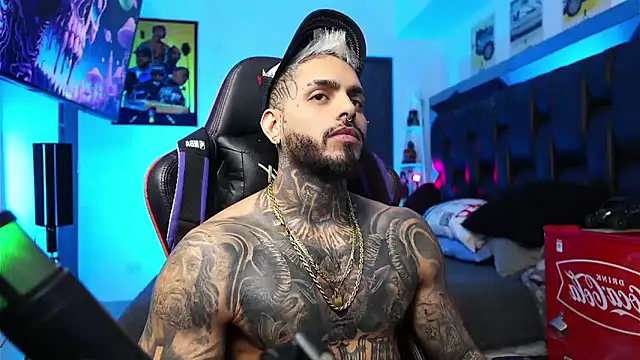 Snapshot of logan_hugh8 chatting on 02-16-26, 10:17 logan hugh8 online show from 02-16-26, 10:17