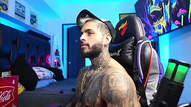 Snapshot of logan_hugh8 chatting on 03-02-26, 07:15 logan hugh8 online show from 03-02-26, 07:15