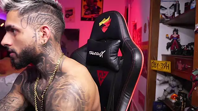 logan hugh8 online show from 04-08-26, 08:14