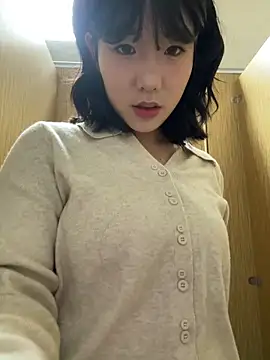 luluya1314 online show from 04-08-26, 11:21