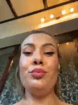 emmasweett11 online show from 10-20-25, 01:00