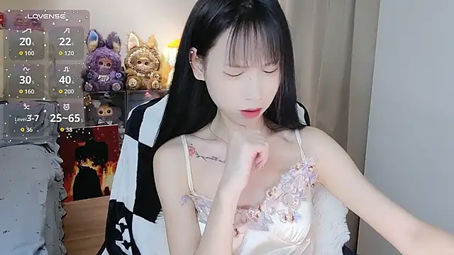 Snapshot of M-OTT_ chatting on 04-23-26, 03:58 M-OTT online show from 04-23-26, 03:58