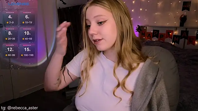 Snapshot of RebeccaAster chatting on 10-29-25, 04:31 RebeccaAster online show from 10-29-25, 04:31