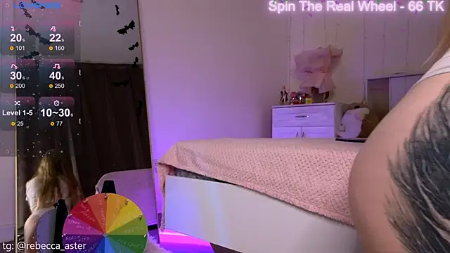 Snapshot of RebeccaAster chatting on 11-14-25, 03:33 RebeccaAster online show from 11-14-25, 03:33