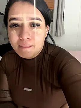 Snapshot of Aliciawhitee chatting on 10-22-25, 02:56 Aliciawhitee online show from 10-22-25, 02:56