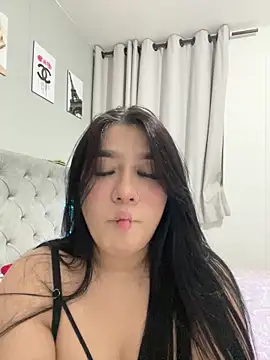 Snapshot of Aliciawhitee chatting on 12-14-25, 11:53 Aliciawhitee online show from 12-14-25, 11:53