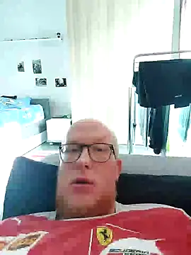 Snapshot of geilerd122 chatting on 10-02-25, 12:23 geilerd122 online show from 10-02-25, 12:23