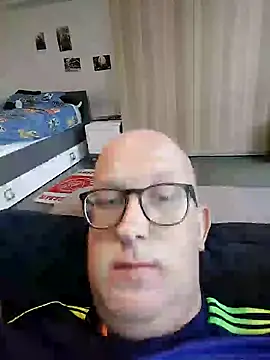 Snapshot of geilerd122 chatting on 10-07-25, 04:37 geilerd122 online show from 10-07-25, 04:37