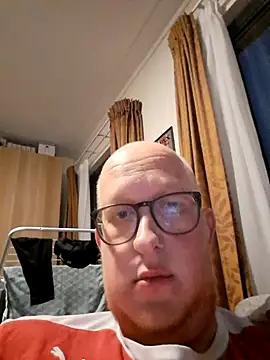 Snapshot of geilerd122 chatting on 10-23-25, 05:12 geilerd122 online show from 10-23-25, 05:12