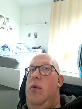 Snapshot of geilerd122 chatting on 02-22-26, 02:37 geilerd122 online show from 02-22-26, 02:37