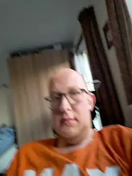 Snapshot of geilerd122 chatting on 03-04-26, 05:19 geilerd122 online show from 03-04-26, 05:19