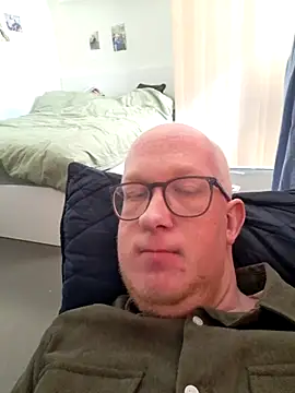 Snapshot of geilerd122 chatting on 04-06-26, 01:34 geilerd122 online show from 04-06-26, 01:34