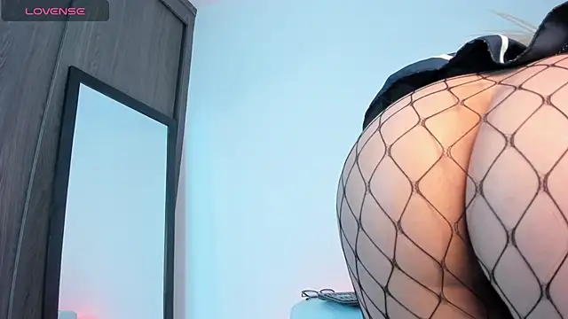 Snapshot of Noami_Rose chatting on 02-02-26, 10:52 Noami Rose online show from 02-02-26, 10:52