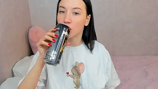 EileenMoores online show from 03-19-26, 01:04