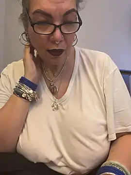 dieseldame1313 online show from 01-19-25, 11:32