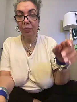 dieseldame1313 online show from 01-22-25, 11:43