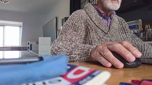 ewaldwillems99 online show from 04-10-26, 06:07