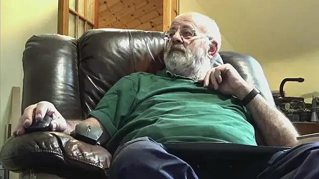 Snapshot of janzer13 chatting on 09-14-25, 12:48 janzer13 online show from 09-14-25, 12:48