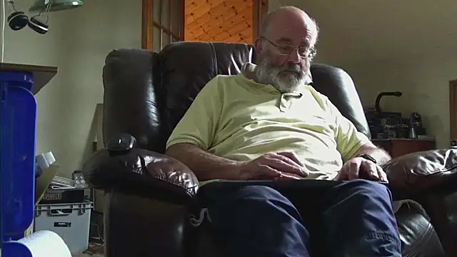 Snapshot of janzer13 chatting on 10-03-25, 01:52 janzer13 online show from 10-03-25, 01:52