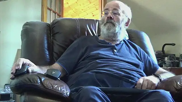 Snapshot of janzer13 chatting on 10-06-25, 01:08 janzer13 online show from 10-06-25, 01:08