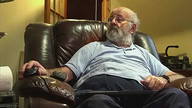 Snapshot of janzer13 chatting on 11-14-25, 01:54 janzer13 online show from 11-14-25, 01:54