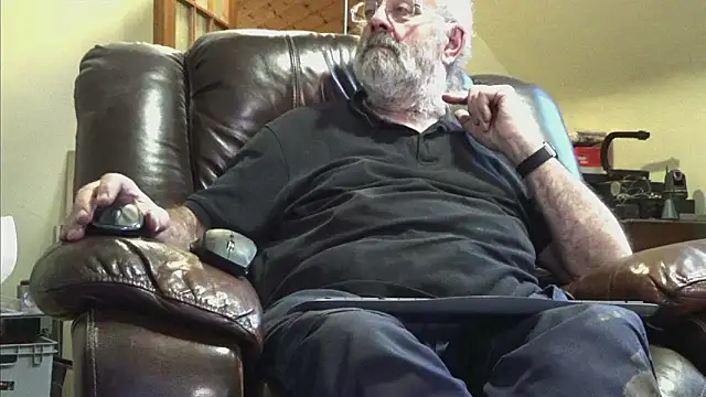 Snapshot of janzer13 chatting on 12-03-25, 03:21 janzer13 online show from 12-03-25, 03:21