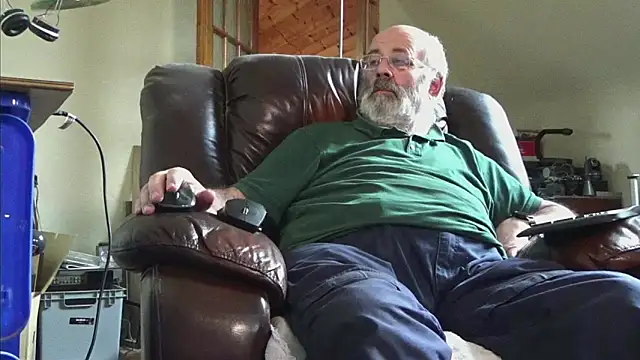 janzer13 online show from 12-21-25, 02:13