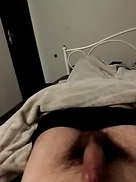 Snapshot of tip_hard_cock chatting on 09-27-25, 05:07 tip hard cock online show from 09-27-25, 05:07