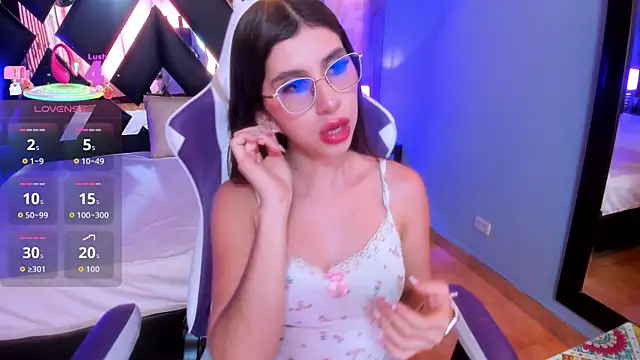 Emma Petiite online show from 01-09-26, 06:42