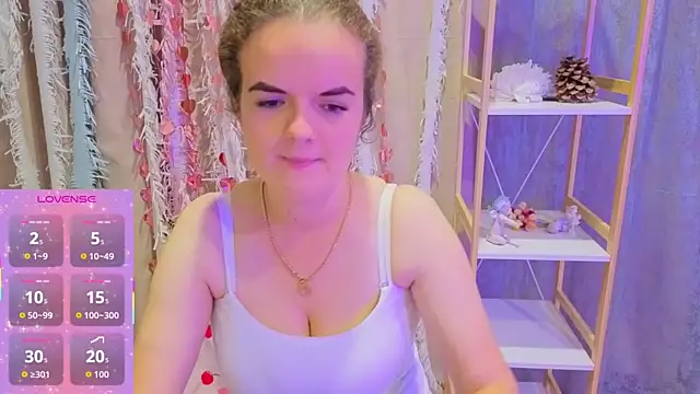 Luisa Rosee online show from 10-08-25, 07:22