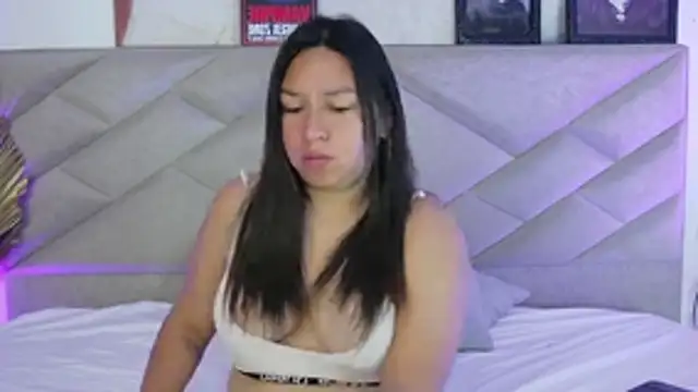 BellaRoux1 online show from 10-30-25, 12:06