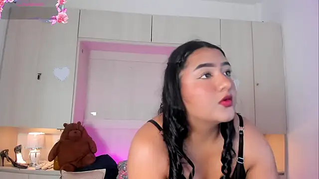 LilyWhitney online show from 09-12-25, 05:35