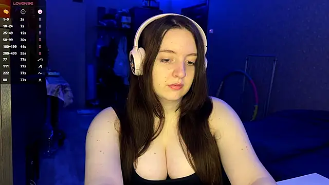 LauretteRagar online show from 10-29-25, 05:14