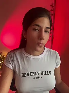 LauraCatalina online show from 12-20-25, 01:07