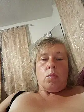 Snapshot of Catherine372311 chatting on 09-13-25, 07:46 Catherine372311 online show from 09-13-25, 07:46